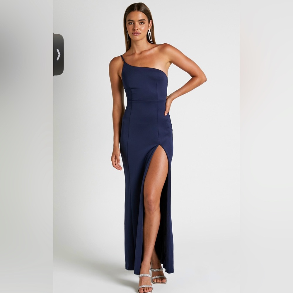 ONE SHOULDER MAXI DRESS IN NAVY